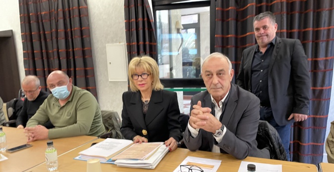 La signature de l'acte d'acquisition du domaine de Casabianca. La signature de l'acte d'acquisition du domaine de Casabianca.