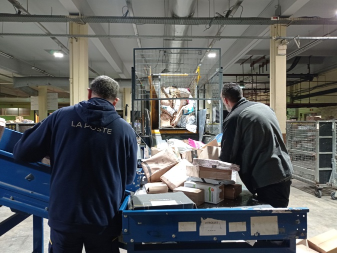 En période de fêtes, le volume de colis explose En période de fêtes, le volume de colis explose