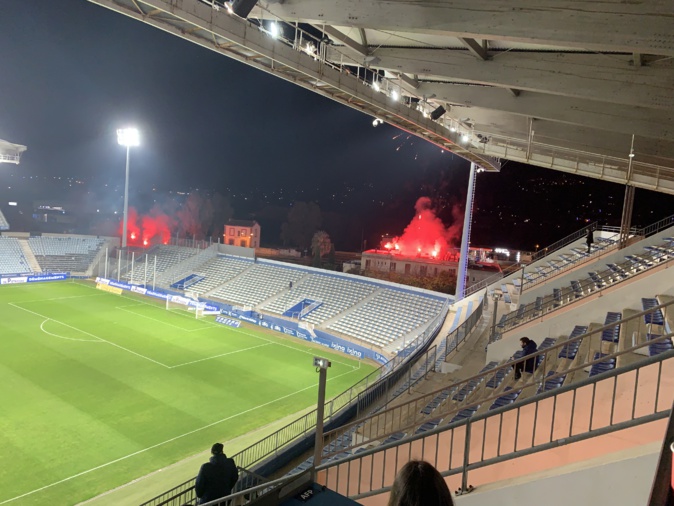 Une poignée d'irreductibles était venue encourager les joueurs Une poignée d'irreductibles était venue encourager les joueurs