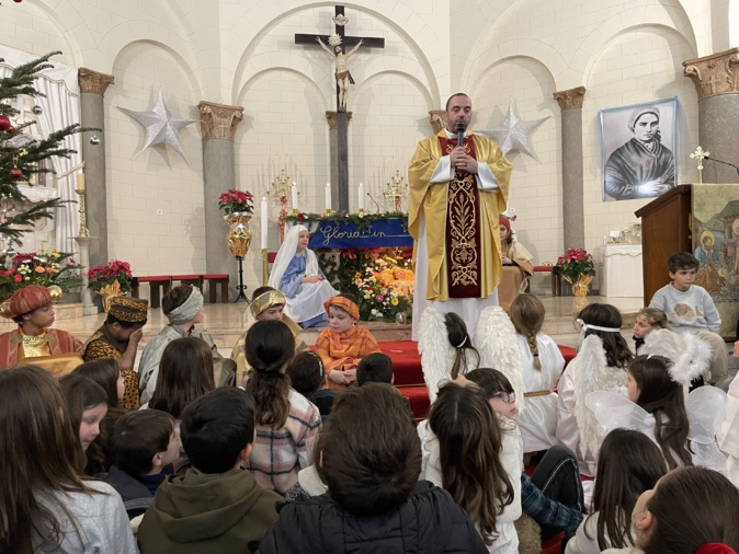 Messe de l'Epiphanie pour les enfants des catéchismes à ND de Lourdes (photo P. Benassi)