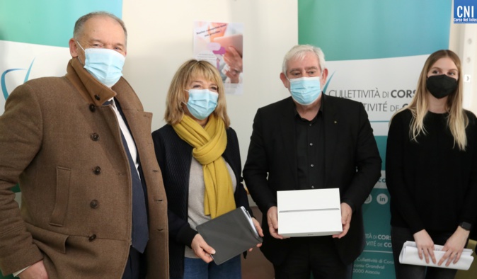 Des tablettes numériques pour les aînés des EHPAD corses Des tablettes numériques pour les aînés des EHPAD corses