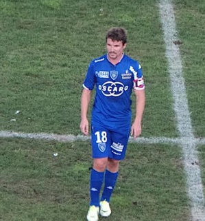 Carton rouge, sévère, pour Yannick Cahuzac Carton rouge, sévère, pour Yannick Cahuzac