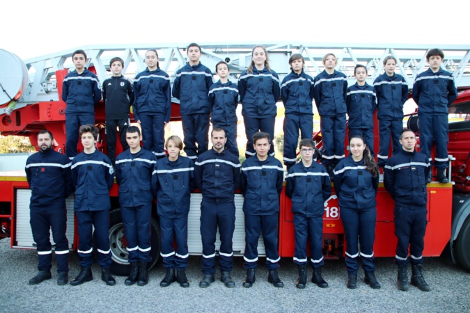 Les JSP1 Balagne sur la grande échelle des pompiers de Calvi avec leurs formateurs Les JSP1 Balagne sur la grande échelle des pompiers de Calvi avec leurs formateurs