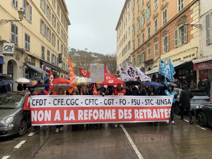 Beaucoup de monde malgré la pluie Beaucoup de monde malgré la pluie