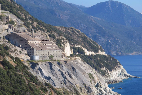 DOSSIER. Où en sont les travaux de l’ancienne usine d'amiante de Canari ?