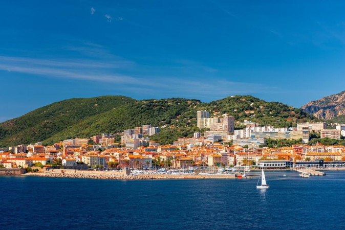 Vacances en Corse : quel hébergement touristique choisir ?