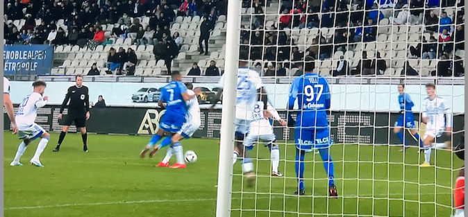 Le Sporting de Bastia ramène un succès précieux de Grenoble (0-1)