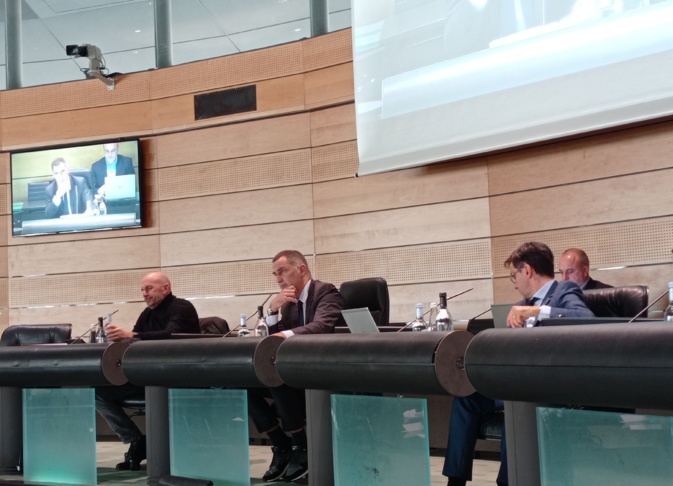 La séance de ce lundi 30 janvier La séance de ce lundi 30 janvier