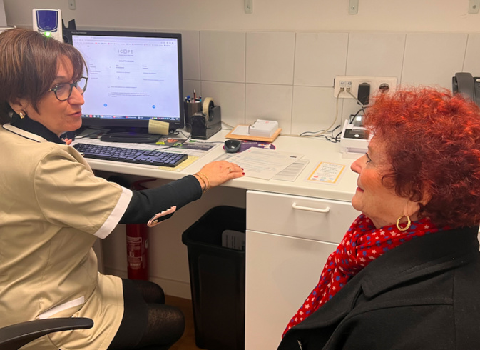 Une patiente dépistée à la pharmacie de la place d'Armes. "Si une anomalie est détectée, la personne est redirigée vers un infirmier ou un médecin" Une patiente dépistée à la pharmacie de la place d'Armes. "Si une anomalie est détectée, la personne est redirigée vers un infirmier ou un médecin"