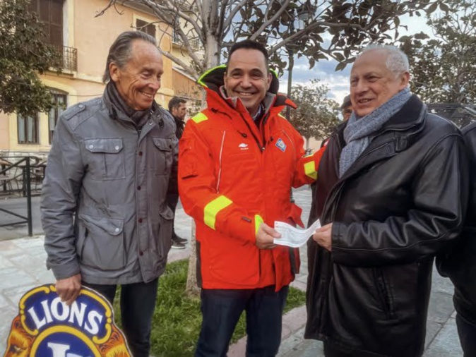 Les Lion's Club de Bastia remettent un chèque de 6 000 € à la SNSM Les Lion's Club de Bastia remettent un chèque de 6 000 € à la SNSM