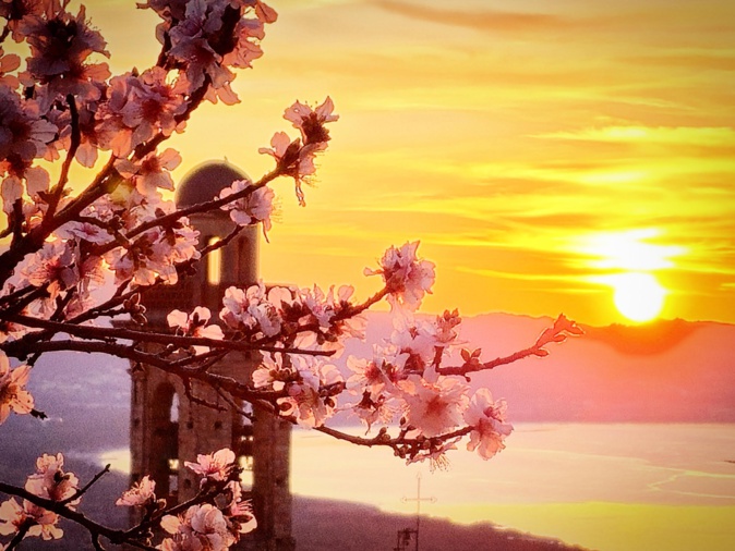 La photo du jour : le magnique spectacle d'un coucher de soleil sur Lumiu La photo du jour : le magnique spectacle d'un coucher de soleil sur Lumiu