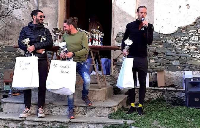 Le podium des vainqueurs avec Guillaume Peretti à droite Le podium des vainqueurs avec Guillaume Peretti à droite