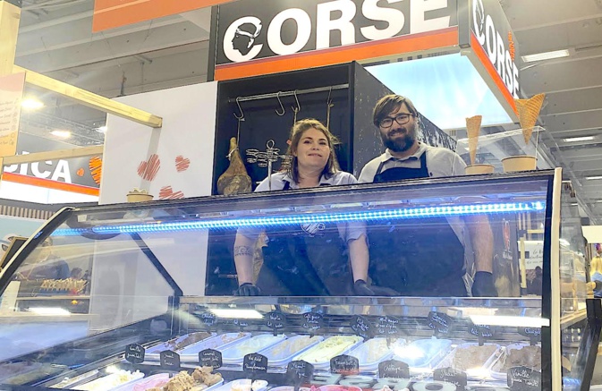 Maéva Roussel et Cédric Rafini proposent pour la première fois des glaces au lait de brebis corse Maéva Roussel et Cédric Rafini proposent pour la première fois des glaces au lait de brebis corse