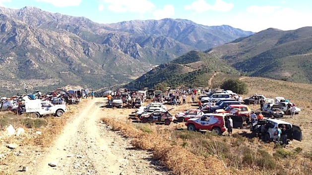 Le 205 Corsica raid sur les routes et les pistes de l'Île Le 205 Corsica raid sur les routes et les pistes de l'Île