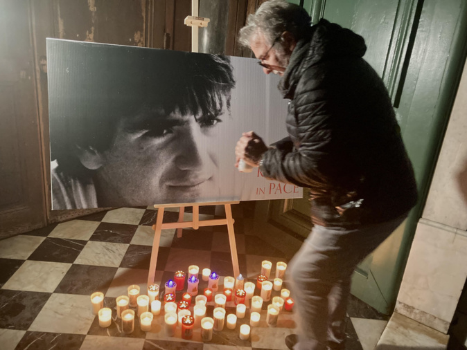 En Images - Yvan Colonna : l'heure du recueillement En Images - Yvan Colonna : l'heure du recueillement