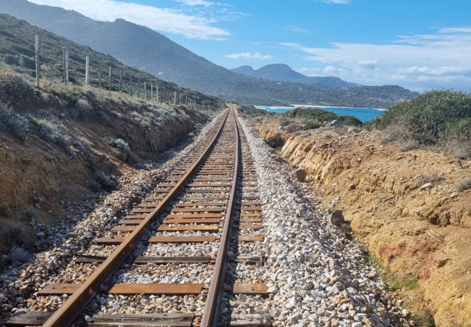 Des travaux d’ampleur, qui ont permis de niveler la voie (Photos CFC) Des travaux d’ampleur, qui ont permis de niveler la voie (Photos CFC)