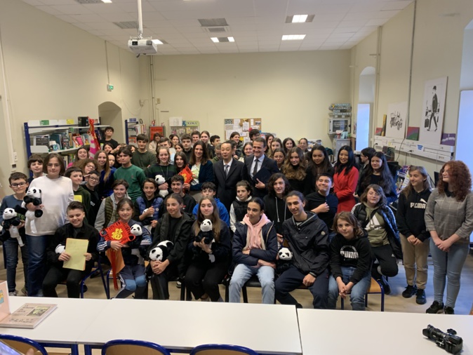 Le consul général de la République populaire de Chine au collège Simon-Vinciguerra Le consul général de la République populaire de Chine au collège Simon-Vinciguerra