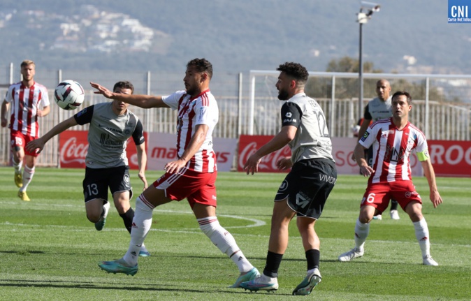 Belaïlli et l'ACA impuissants face à Montpellier (Photo Michel Luccioni)) Belaïlli et l'ACA impuissants face à Montpellier (Photo Michel Luccioni))