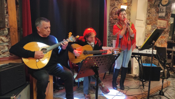 Parmi les buts de Scola Citàdell'Anima, l'aide à la représentation sur scène pour les amateurs. Parmi les buts de Scola Citàdell'Anima, l'aide à la représentation sur scène pour les amateurs.