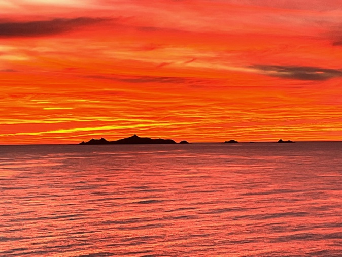 La photo du jour : Ìsuli Sanguinarii, 19 heures... La photo du jour : Ìsuli Sanguinarii, 19 heures...