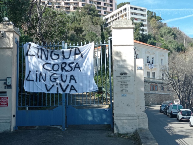"On nous interdit notre langue" : le tribunal administratif de Bastia occupé toute la journée "On nous interdit notre langue" : le tribunal administratif de Bastia occupé toute la journée