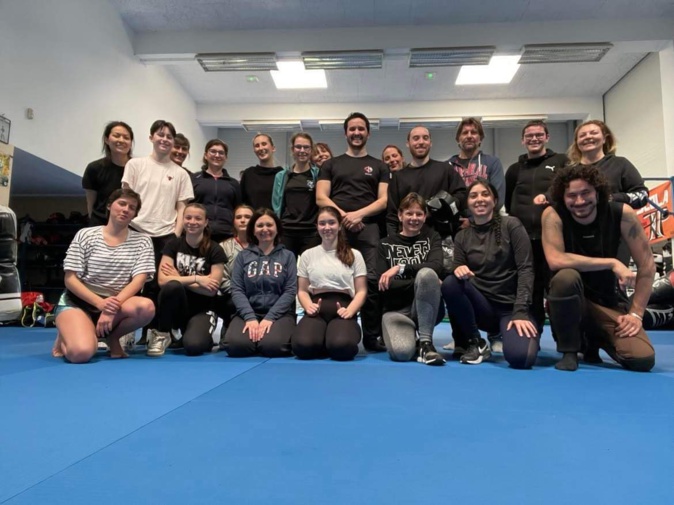 Stagiaires et instructeurs. Stagiaires et instructeurs.