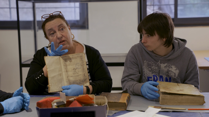 Linda Piazza et les lycéens de J. Nicoli dans « D’autres chemins pour apprendre » de Carole Grigy Linda Piazza et les lycéens de J. Nicoli dans « D’autres chemins pour apprendre » de Carole Grigy