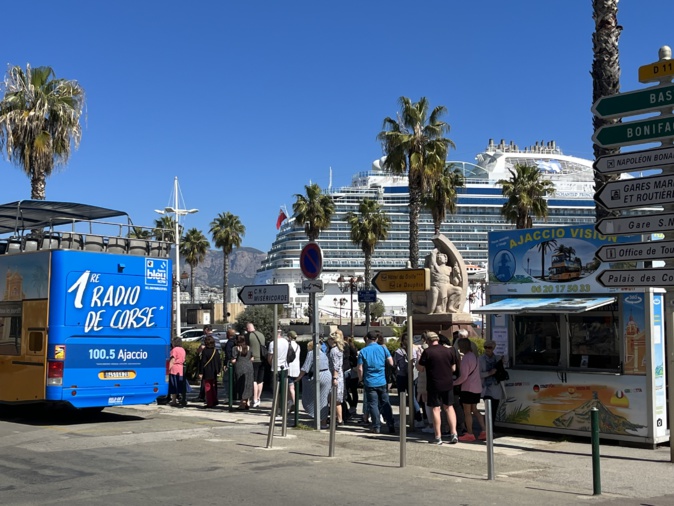 De nombreux touristes étaient en ville ce samedi De nombreux touristes étaient en ville ce samedi
