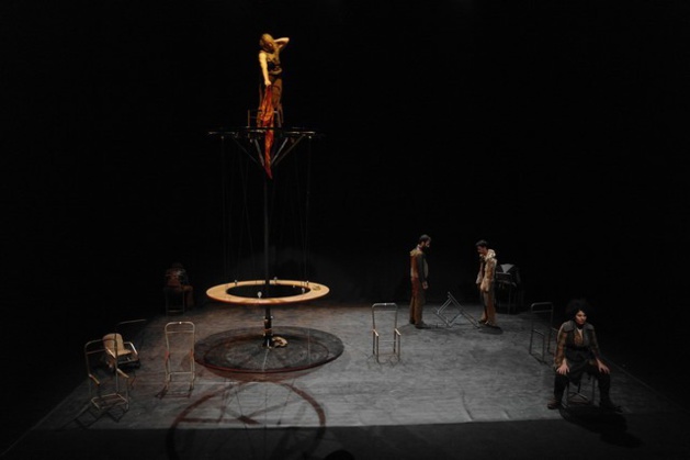 « U Svegliu Calvese » renoue avec le théâtre en accueillant « le compagnie Acrobatica Machina » dans « l’Acide rougit le chiendent » pour deux représentations inédites le 29 novembre à Calvi et le lendemain à Pioggiola. « U Svegliu Calvese » renoue avec le théâtre en accueillant « le compagnie Acrobatica Machina » dans « l’Acide rougit le chiendent » pour deux représentations inédites le 29 novembre à Calvi et le lendemain à Pioggiola.