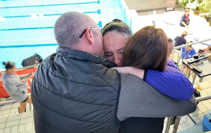 Séquence émotion à Angers : Manpn Venturi dans les bras de ses parents (Facebook Manon Venturi) Séquence émotion à Angers : Manpn Venturi dans les bras de ses parents (Facebook Manon Venturi)