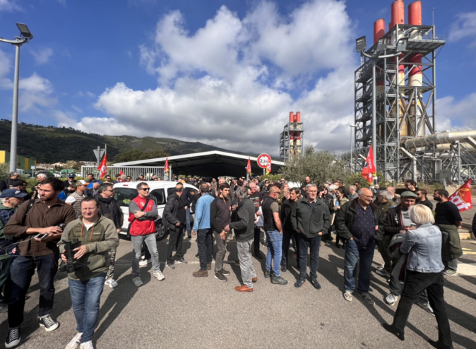 Environ 200 personnes étaient présentes Environ 200 personnes étaient présentes
