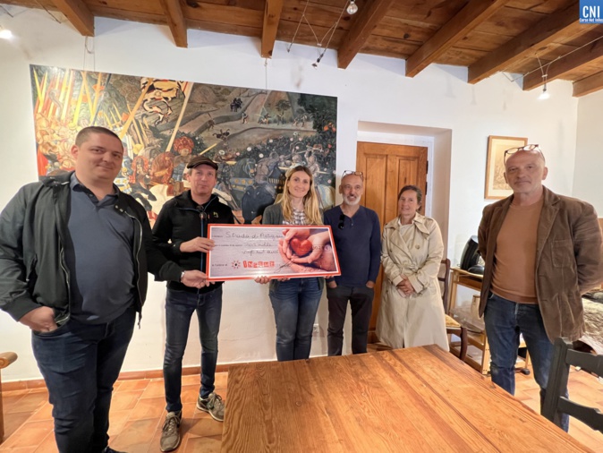 Un chèque de 3028 euros pour Inseme. Un chèque de 3028 euros pour Inseme.