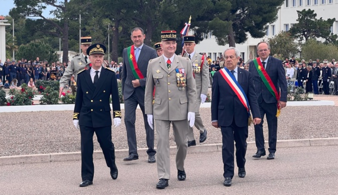 Les autorités civiles et militaires Les autorités civiles et militaires