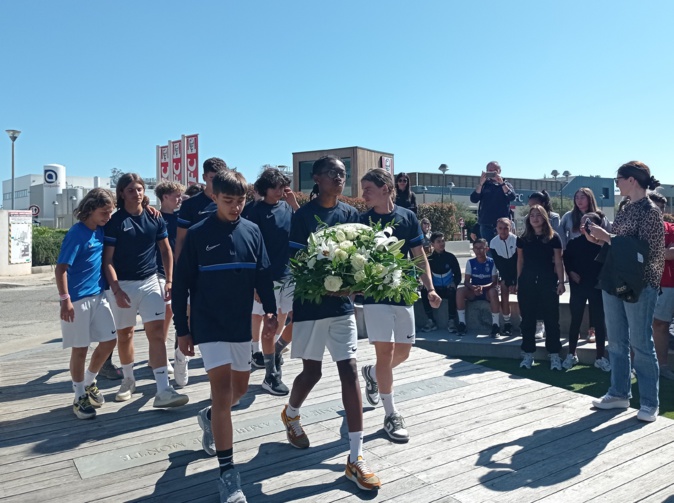 160 collégiens de Corse se sont recueillis à Furiani. 160 collégiens de Corse se sont recueillis à Furiani.