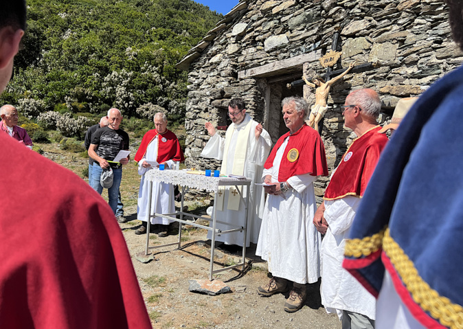 Messe à la chapelle San Ghjuvà Messe à la chapelle San Ghjuvà