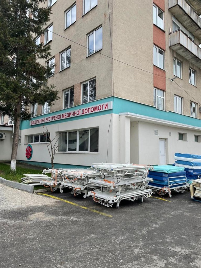 Des lits médicalisés non récupérés par l'hôpital de la Miséricorde lors de son déménagement ont pu être récupérés par des structures ukrainiennes (Photo : Association Solidarité Corse-Ukraine)