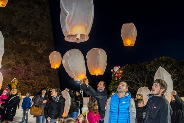 Lâcher de lanternes dans le ciel de Calvi