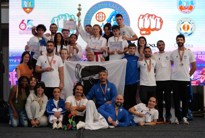 Les clubs de Sébastien et Guillaume Le Van en verve en Roumanie. Les clubs de Sébastien et Guillaume Le Van en verve en Roumanie.