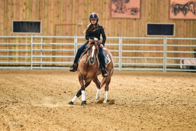 Équitation western : Sarah Roviva, une cavalière corse qualifiée aux world reining youth 2023 en Suisse Équitation western : Sarah Roviva, une cavalière corse qualifiée aux world reining youth 2023 en Suisse