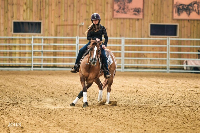 Équitation western : Sarah Roviva, une cavalière corse qualifiée aux world reining youth 2023 en Suisse