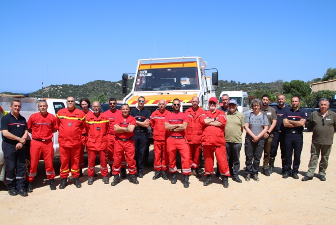 La réserve communale de sécurité civile de Lumiu avant la manœuvre La réserve communale de sécurité civile de Lumiu avant la manœuvre