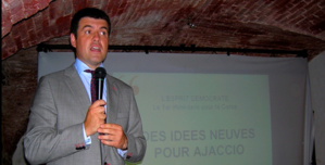 Municipales d'Ajaccio : François Casasoprana signe la charte éthique Anticor