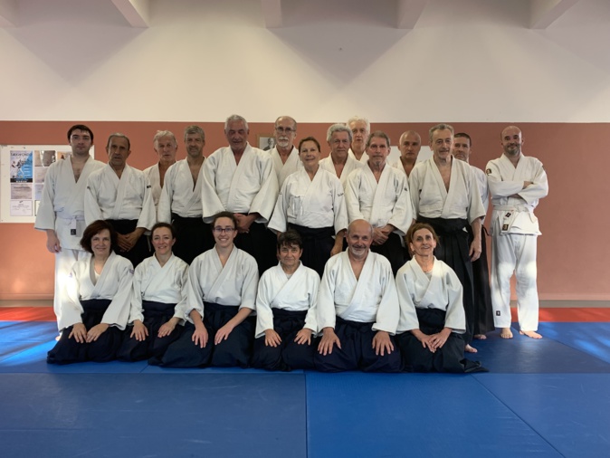 Micheline Tissier, debout au centre, lors du cours à l'Aïkido club Bastiais Micheline Tissier, debout au centre, lors du cours à l'Aïkido club Bastiais