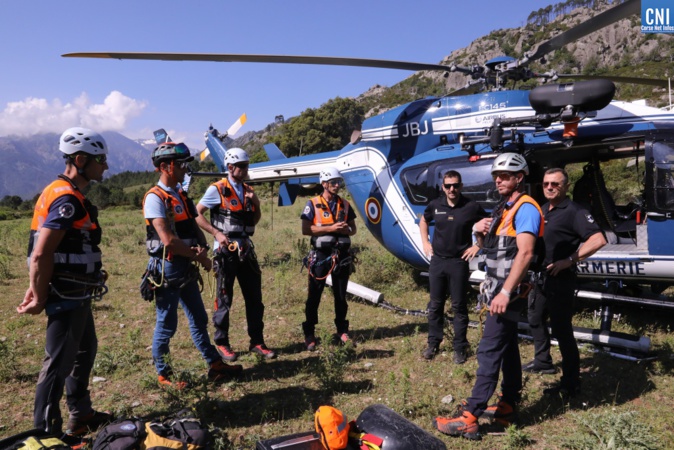 Plusieurs militaires du PGHM se sont livrés à un exercice (Photo Michel Luccioni) Plusieurs militaires du PGHM se sont livrés à un exercice (Photo Michel Luccioni)