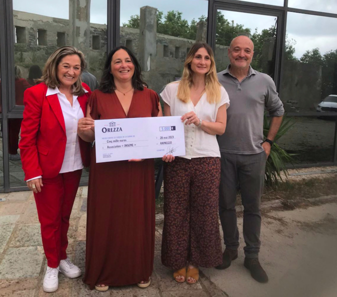 Felì joue les accords parfaits de l'Orezza Felì joue les accords parfaits de l'Orezza