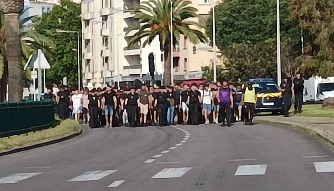 Pene in capu - Ava basta, de ce foot-là, on n'en veut pas Pene in capu - Ava basta, de ce foot-là, on n'en veut pas