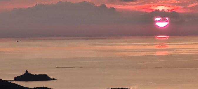 La photo du jour : le soleil se lève avec le… sourire sur Finuchjarola La photo du jour : le soleil se lève avec le… sourire sur Finuchjarola