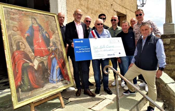 La remise du don d'Allianz à Pierre Nasica, le maire de Pratu-di-Ghjuvellina  (Photos Mario Grazi)