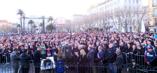Charlie Hebdo : Les premières images du rassemblement de Bastia