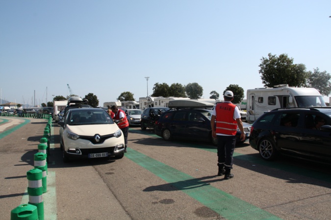 Les véhicules sont soumis à des contrôles aléaoires. (Crédit photo : CCI) Les véhicules sont soumis à des contrôles aléaoires. (Crédit photo : CCI)